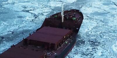 Ми-8 эвакуировал экипаж судна «Григорий Ловцов», подавшего сигнал бедствия в Охотском море