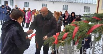 В Ровенской области торжественно открыли школьный туалет за 4 млн гривен (фото)