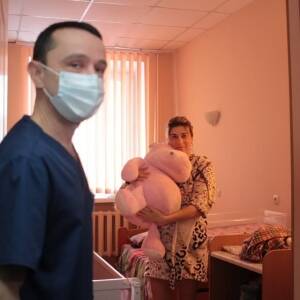 В Запорожье первым в 2022 году родился мальчик. Фото