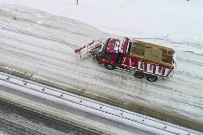 Федеральные трассы Брянщины чистят от снега 62 единицы спецтехники