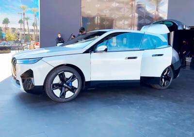 BMW показала технологию изменяемой раскраски кузова: видео