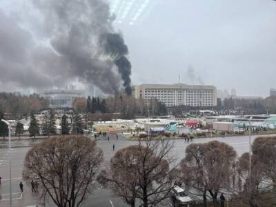 Массовые беспорядки в Казахстане: горят здания администрации в Алма-Аты и Актобе - nakanune.ru - Казахстан - Алма-Ата - Актобе