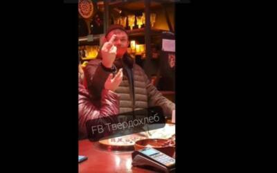 В Мариуполе любитель Путина набросился на девушку-бармена из-за украинского языка (ФОТО, ВИДЕО)