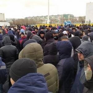 В Казахстане протестующие штурмуют резиденцию президента