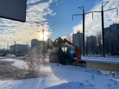 Задействованы 33 спецмашины. Улицы Ульяновска расчищают от снега