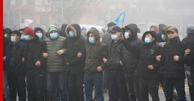 СМИ: в Алма-Ате протестующие захватили резиденцию президента Казахстана