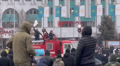 В Казахстане протестующие захватили алма-атинскую резиденцию президента Токаева