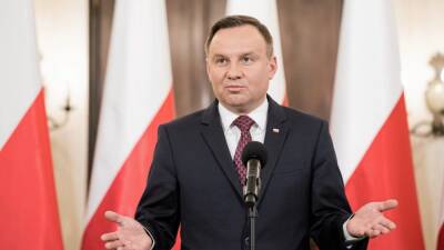 Президент Польши после трех вакцинаций заболел COVID