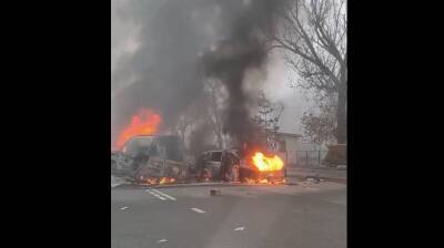 Пламя массовых беспорядков охватило Алматы: город заполонили горящие автомобили