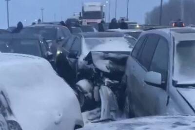118 автомобилей за полчаса столкнулись на трассе М-4 в Тульской области днем 5 января
