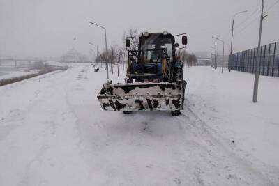 В Туле расчищают снег 113 единиц техники