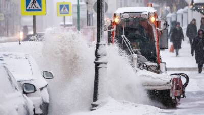 Более 10 тыс. единиц техники вышли на уборку улиц от снега в Москве