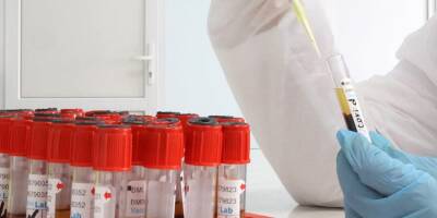 Во Франции за сутки выявили почти 272 тысячи случаев коронавируса