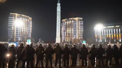Во всём Казахстане введён режим чрезвычайного положения