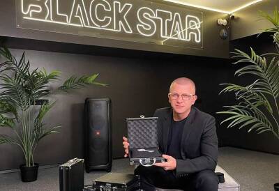 Директор Black Star Пашу открыл кальянную в Дубае, где добавляют бриллианты в уголь