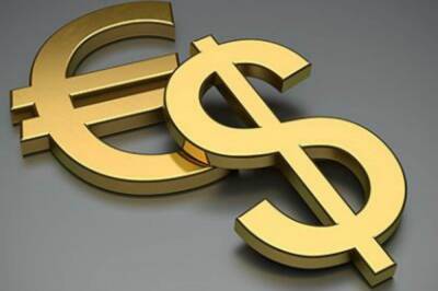 Курс доллара и евро побила рекорды 2021 годам