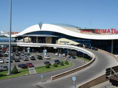 В Алматы освободили аэропорт