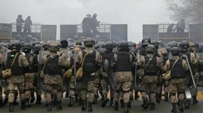 Токаев: Под Алматы идет бой террористов с военными