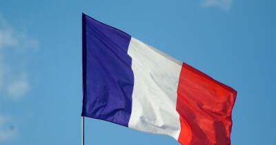 Во Франции за сутки 332 тысячи новых больных коронавирусом