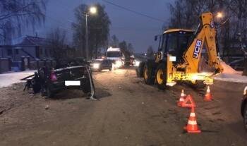 После ДТП с трактором в Вологодской области, в больницу попала пассажирка иномарки