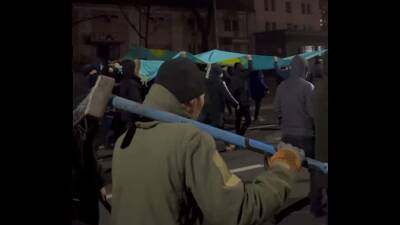 Протестующие снова попытались захватить департамент полиции Алма-Аты