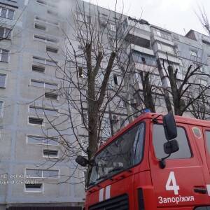 В Шевченковском районе Запорожья загорелась квартира. Фото с места пожара