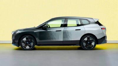 BMW рассказала, как моментально меняет цвет кузова автомобиля — с помощью электронных чернил