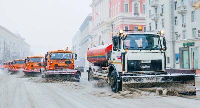 В Центральной России устраняют последствия мощного снегопада