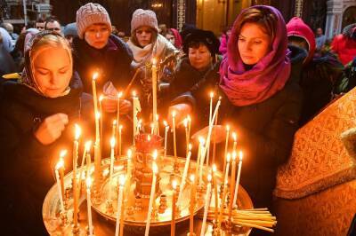Православные христиане празднуют Рождественский сочельник