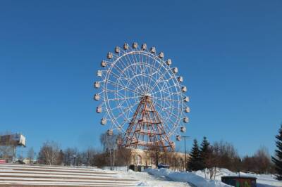 В Новосибирске пожаловались на несоблюдение антиковидных мер на колесе обозрения
