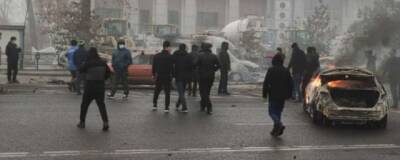 В Алма-Ате в столкновениях погибли 12 силовиков, один из них обезглавлен