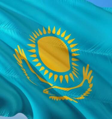 Россия начала перебрасывать миротворцев в Казахстан