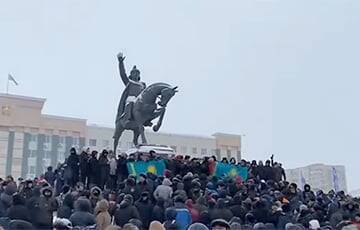 В чем особенность революции в Казахстане?