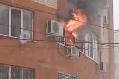 На улице Шереметьевской в Рязани загорелась квартира в многоэтажке