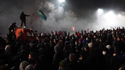 Минздрав Казахстана сообщил, что свыше тысячи человек пострадали из-за беспорядков