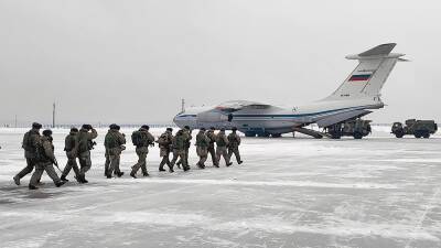 Появилось видео отправки российских десантников в Казахстан