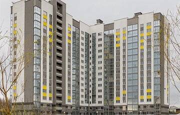 В наклонившейся высотке на Купревича в Минске выставили квартиру на продажу