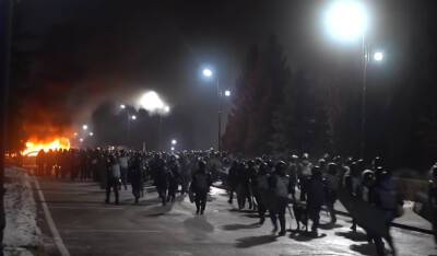 В Казахстане в ходе протестов пострадали более тысячи человек и погибли 13 силовиков