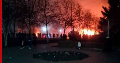 В центре Жамбылской области Казахстана Таразе сожгли три полицейских здания