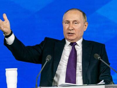 Путин поручил ввести новые льготы для семей с детьми
