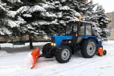 Новгородские власти отвергли подрядчика, который не справился с уборкой улиц в Деревяницах