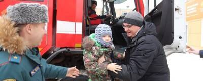 Александр Авдеев помог 5-летнему владимирцу прокатиться на пожарной машине