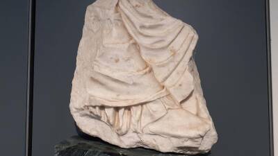 Фрагмент храма Парфенон вернулся в Грецию