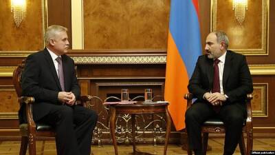 Зась и Пашинян обсудили переброску миротворческого контингента в Казахстан