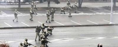 На площади Республики в Алма-Ате произошла перестрелка между силовиками и полицией