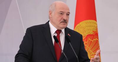"Надо стать на колени": Лукашенко обратился к мятежникам в Казахстане (видео)