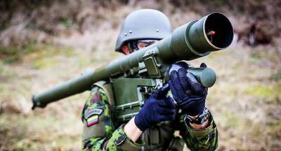 Латвия планирует отправить оружие на Украину