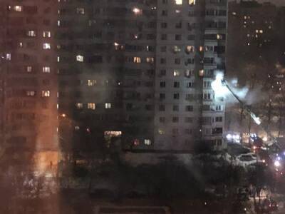 На юго-западе Москвы загорелась квартира