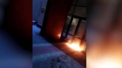 Пьяный мужчина пытался сжечь здание правительства Якутии: оно не загорелось - Русская семерка
