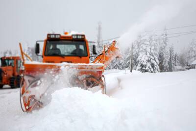 Почти 60 тысяч километров ленинградских дорог отчистили от снега